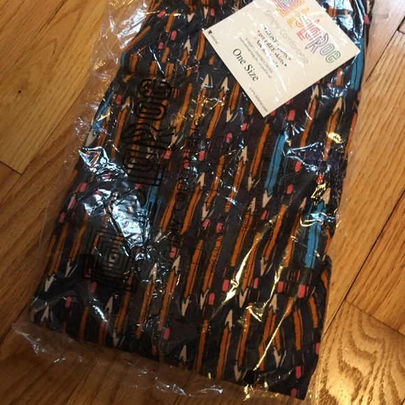 LulaRoe Pencils OS - Picture 4 of 4